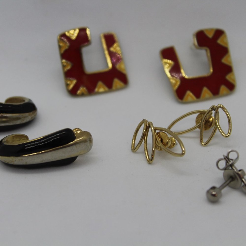 Set of 4 pairs of vintage pierced earrings